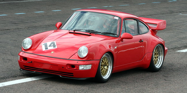 La Porsche 964 RS N GT tait quip l'origine d'un 6 cylindres plat de