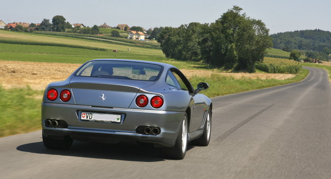 Essai Ferrari F550 Maranello suite La direction est tr s directe mais la 