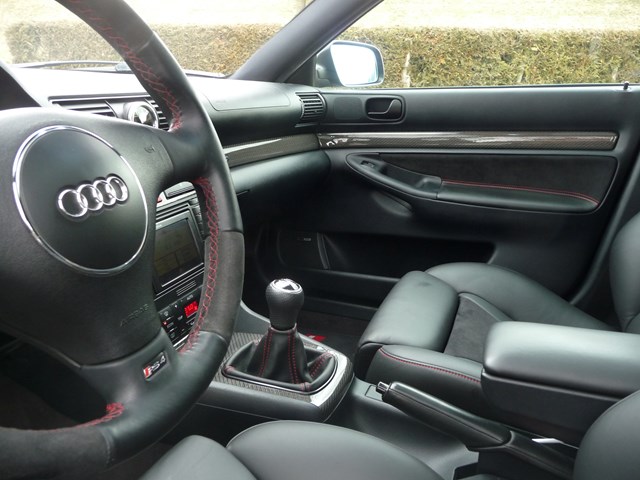 big_audi_rs4_p1010452.jpg