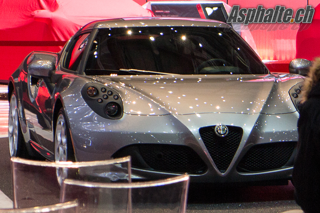 Alfa-Romeo-4C-02.jpg