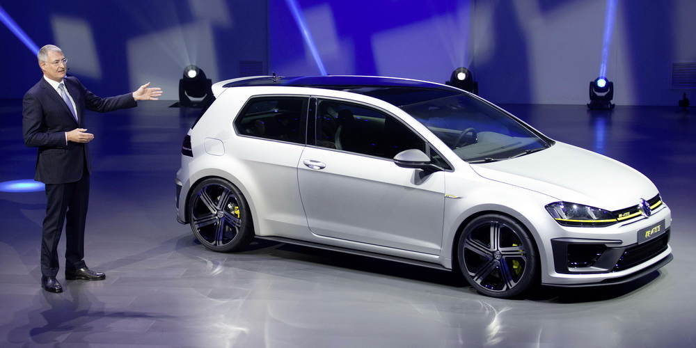 http://www.asphalte.ch/pic/VW-Golf-R-400-Beijing-2.JPG