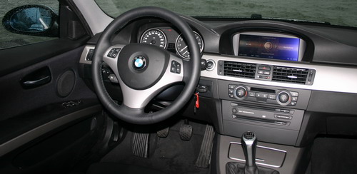 Essai BMW 325i E90 intérieur tableau de bord