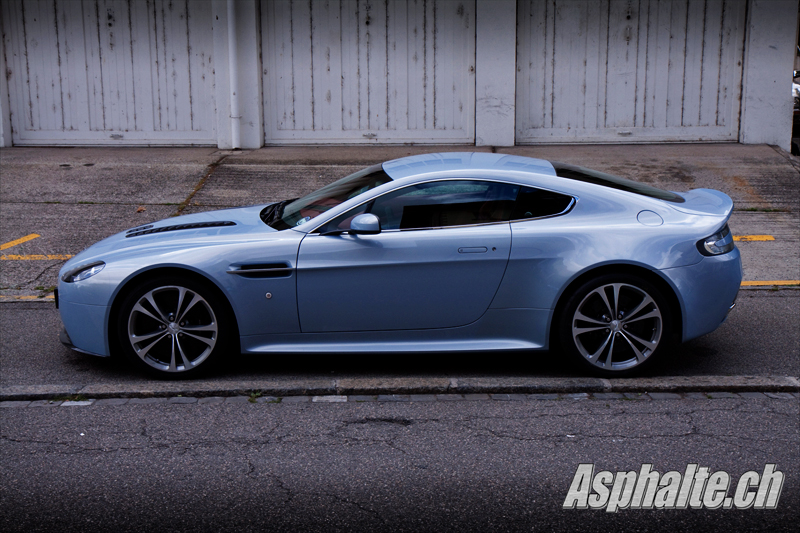 Contact Aston Martin V12 Vantage