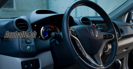 Essai Honda Insight intérieur tableau de bord