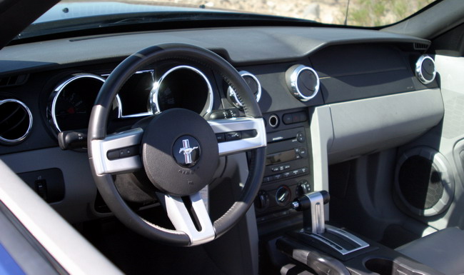 Essai Ford Mustang V6 Cabriolet intérieur