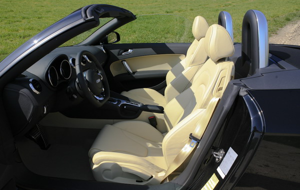 Essai Audi TT Roadster 3.2 Quattro S Tronic sièges
