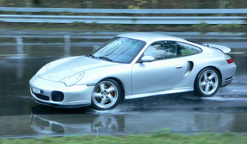 Porsche 996 Turbo survirage