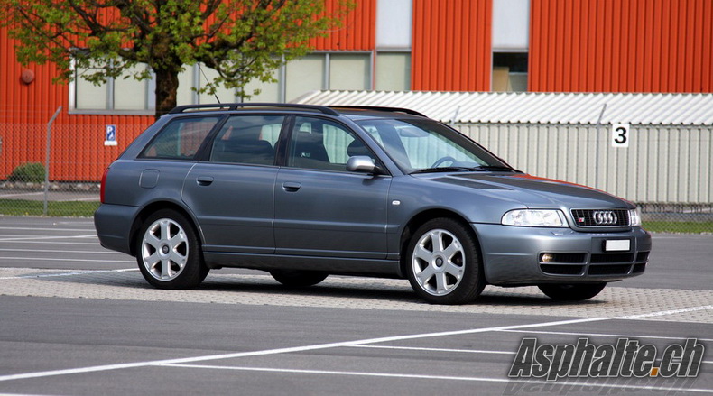 Audi S4 Avant Quattro B5