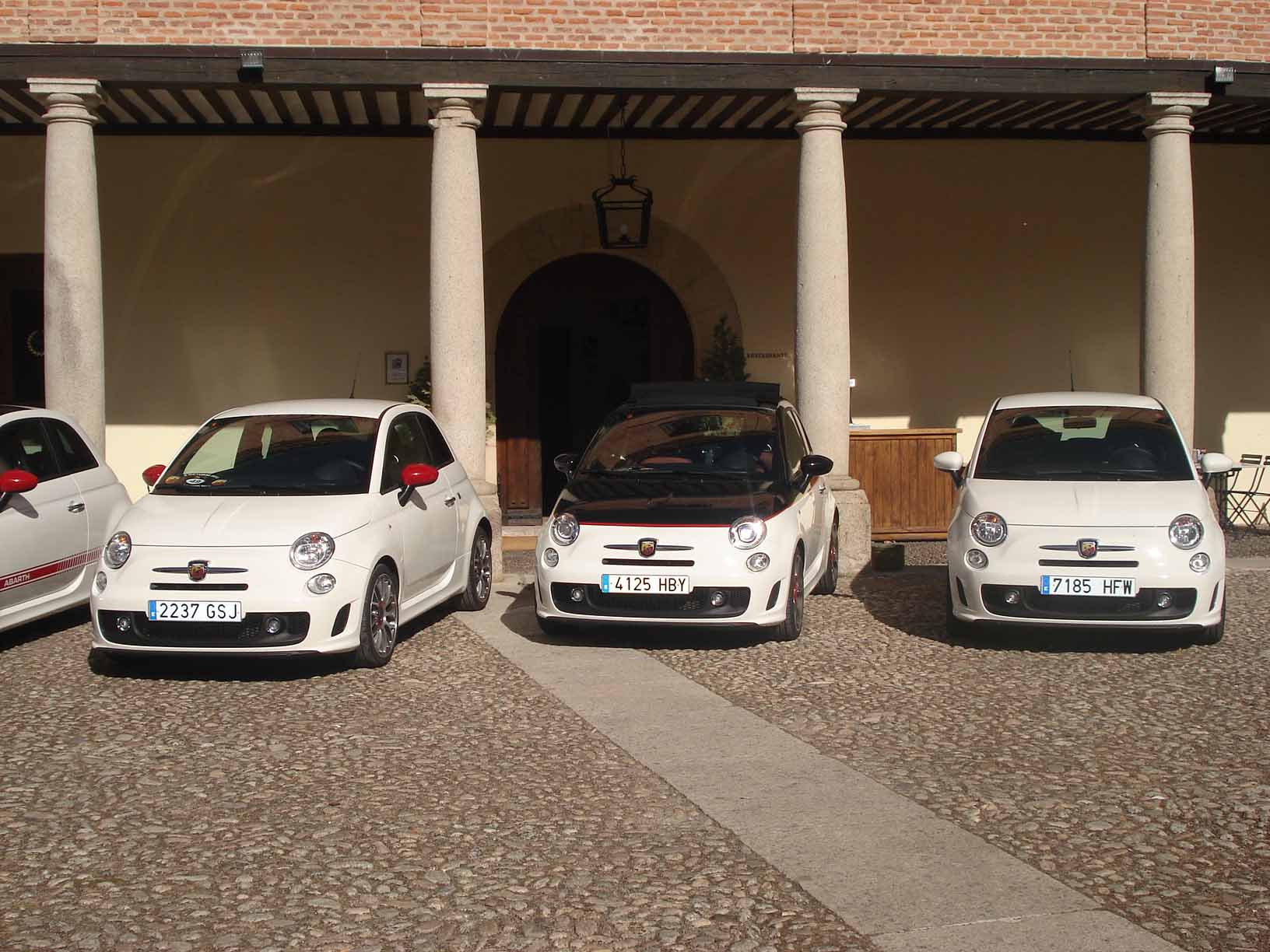 Abarth 500 x 3.jpg
