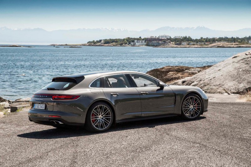 2018-Porsche-Panamera-Sport-Turismo.jpg