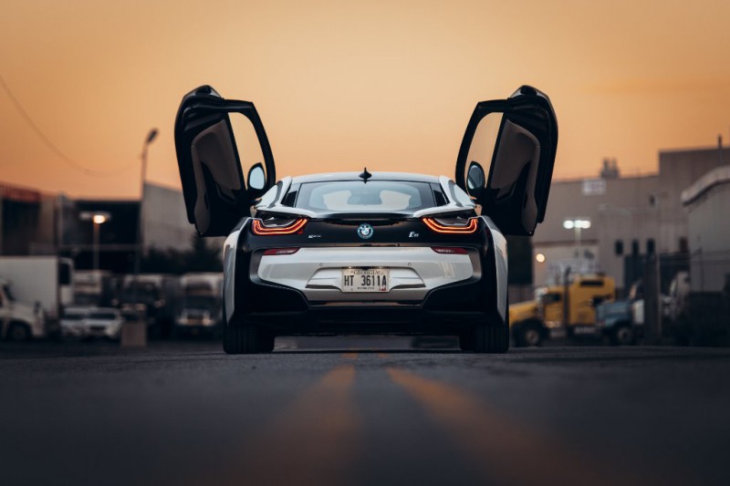 dw-burnett-puppyknuckles-bmw-i8-8431-1502379891.jpg