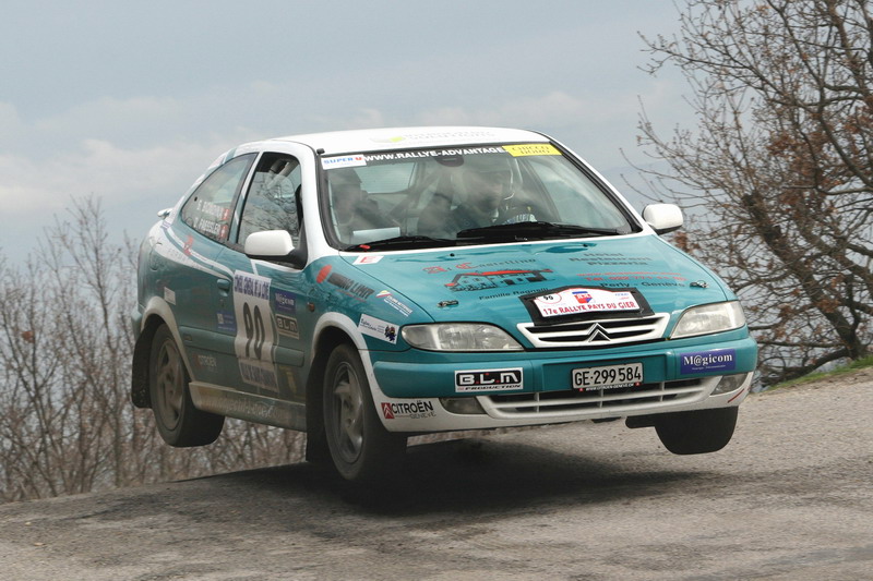 saut_citroen_xsara_rallye_gier.jpg