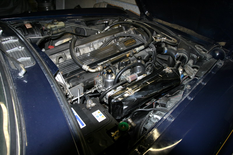 XJ6 engine.jpg