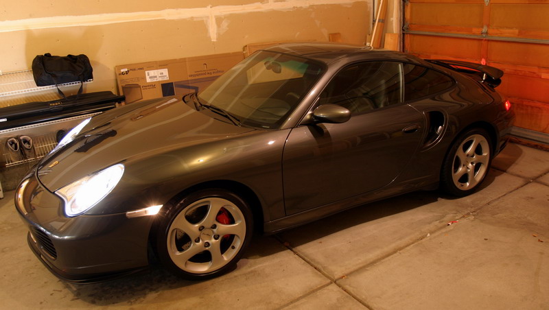 996TT garage 01 800.jpg