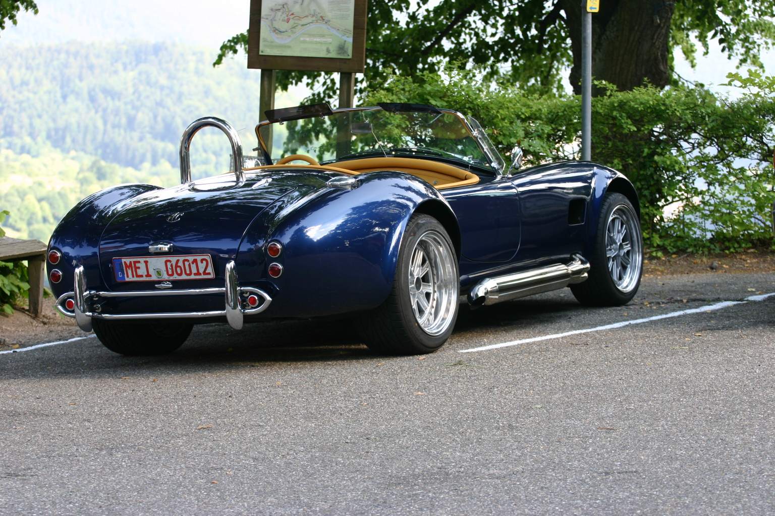 AC Cobra R1.jpg