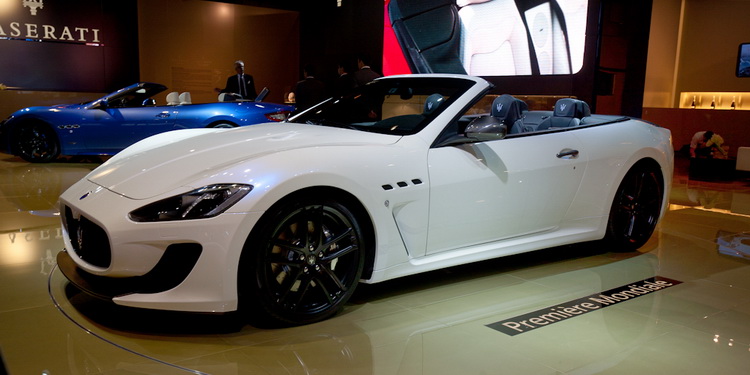 Paris 2012: Maserati Gran Cabrio MC Stradale Bianco