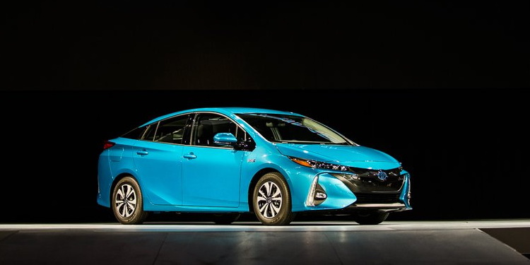 Toyota Prius 4 Plug-In