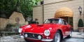 FERRARI 250 GT SWB, 1960 Carrosserie: berlinetta Scaglietti Considérée par beaucoup, à juste titre, comme une des plus belles Ferrari, la 250 GT chassis court représente l’archétype de la Ferrari du gentleman-driver des années 60, courant sur circuit le samedi et flânant sur la Croisette le dimanche. Cet exemplaire a participé en janvier au Cavallino Classic à Palm Beach. Participant: Peter Read (USA)