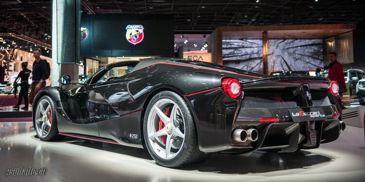 Paris 2016: Ferrari LaFerrari Aperta