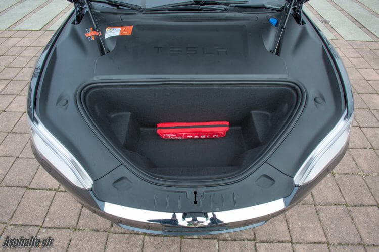Essai Tesla Model S 90D coffre avant