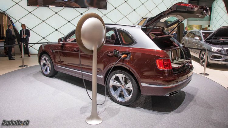 Genève 2018 Bentley Bentayga Plugin Hybrid
