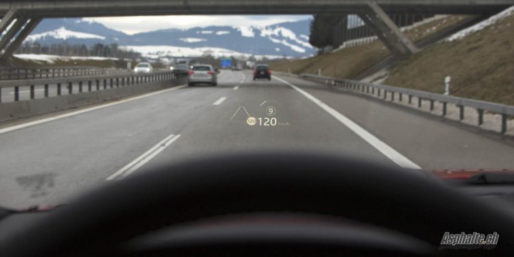 Essai Jaguar E-Pace Head Up Display