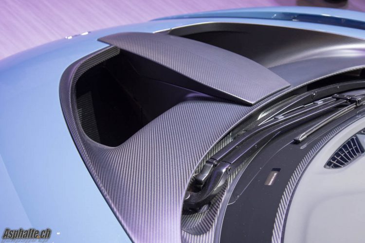 McLaren Senna Victory Grey capot avant