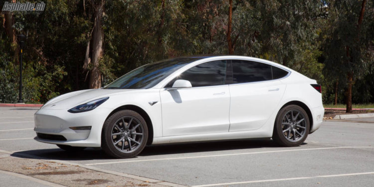 Fahrbericht Tesla Model 3 Weiss