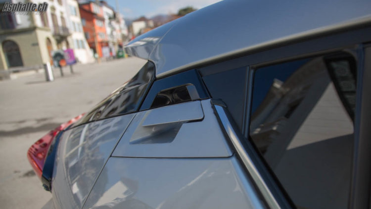 Essai Toyota C-HR poignée porte arrière