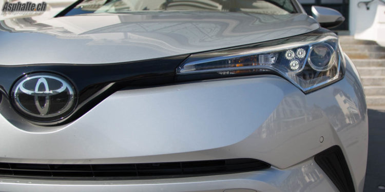 Essai Toyota C-HR optiques phares