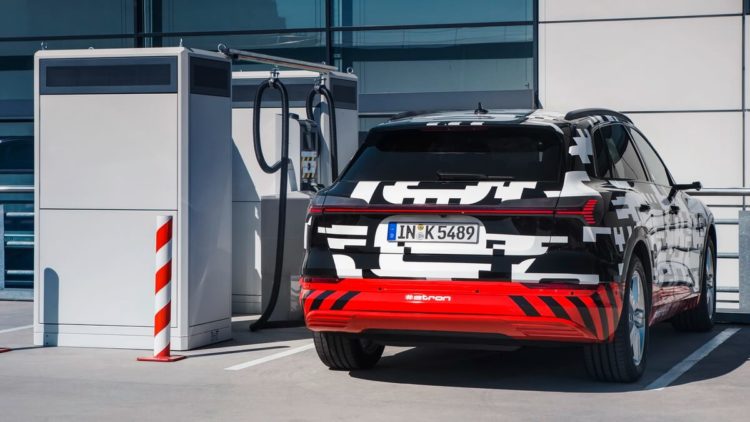 Audi e-tron station de charge
