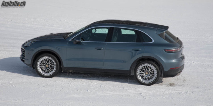 Essai Porsche Cayenne S Bleu Basque