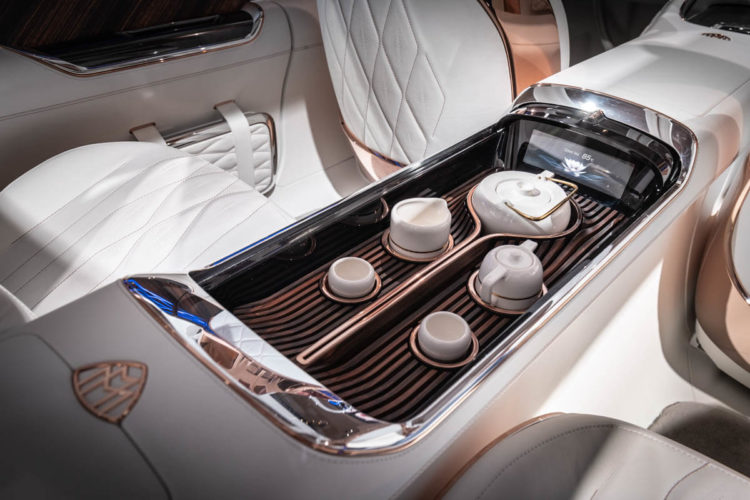 Vision Mercedes-Maybach Ultimate Luxury service thé porcelaine