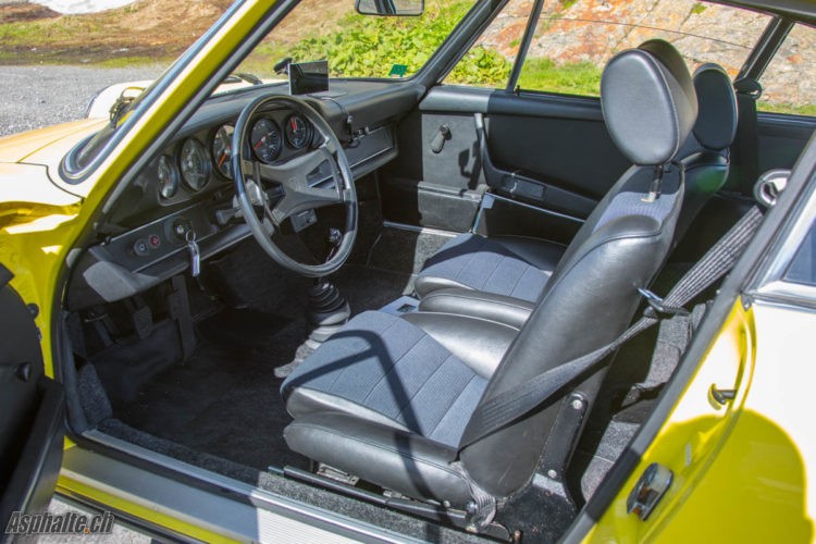 Essai Porsche 911 Carrera RS 2.7 1973 intérieur