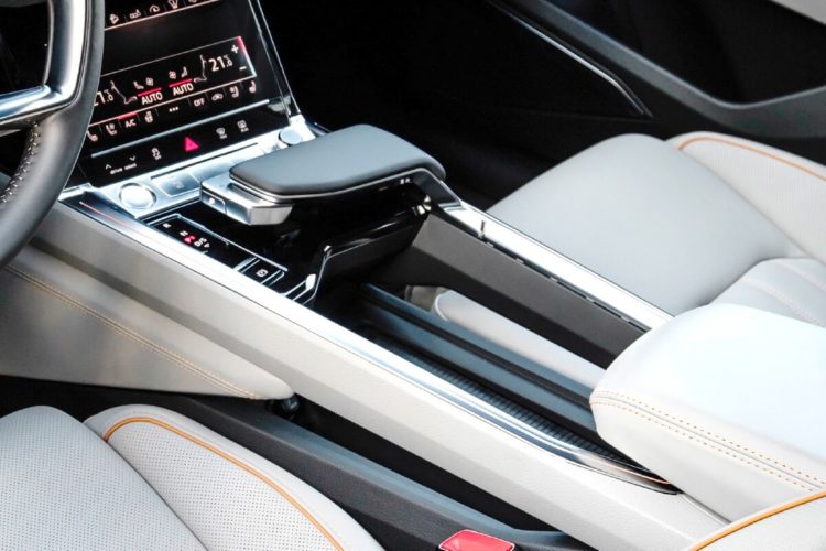Audi e-tron intérieur console centrale