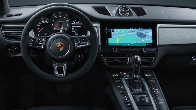 Porsche Macan Facelift intérieur tableau de bord PCM