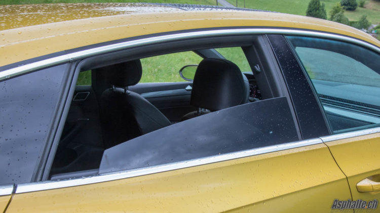 Volkswagen VW Arteon R-Line Jaune Kurkuma Yellow vitre arrière