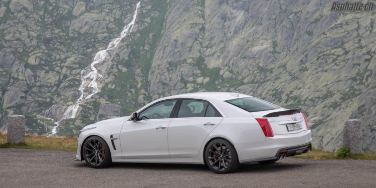 Test Cadillac CTS-V