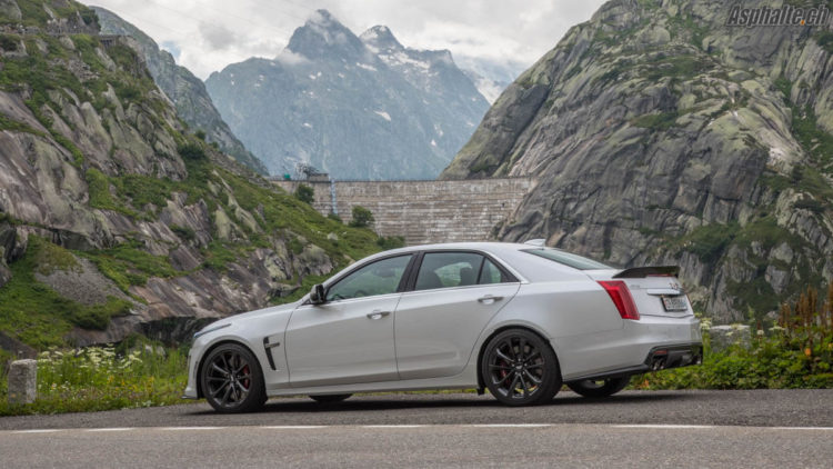 Essai Cadillac CTS-V Grimselpass