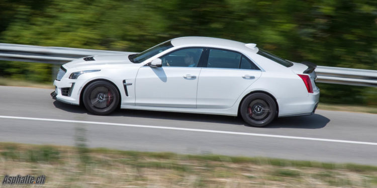 Test Cadillac CTS-V Crystal White