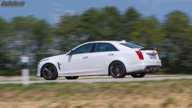Test Cadillac CTS-V Crystal White