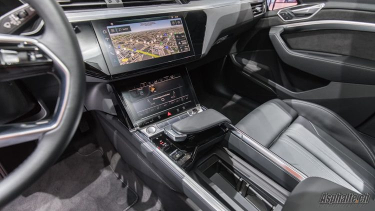 Audi e-tron intérieur MMI console centrale