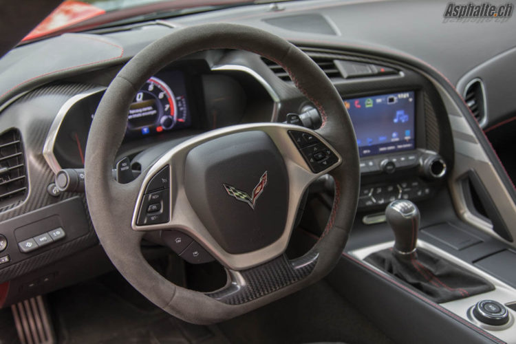 Essai Corvette Grand Sport Torch Red intérieur
