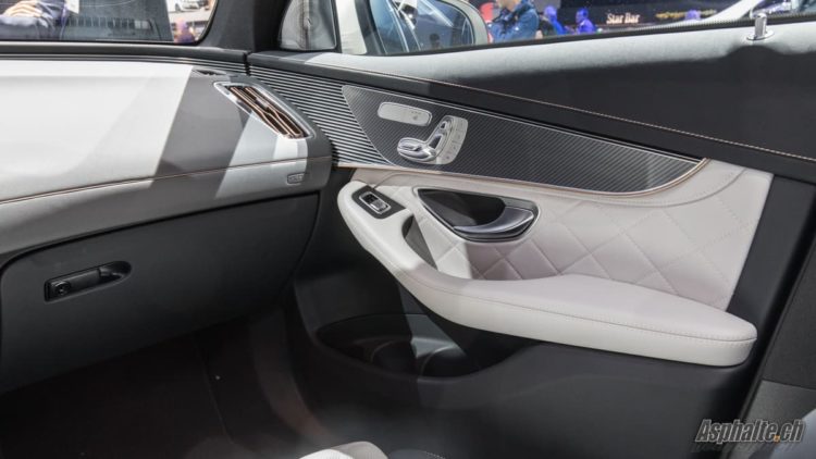 Mercedes EQC intérieur portes
