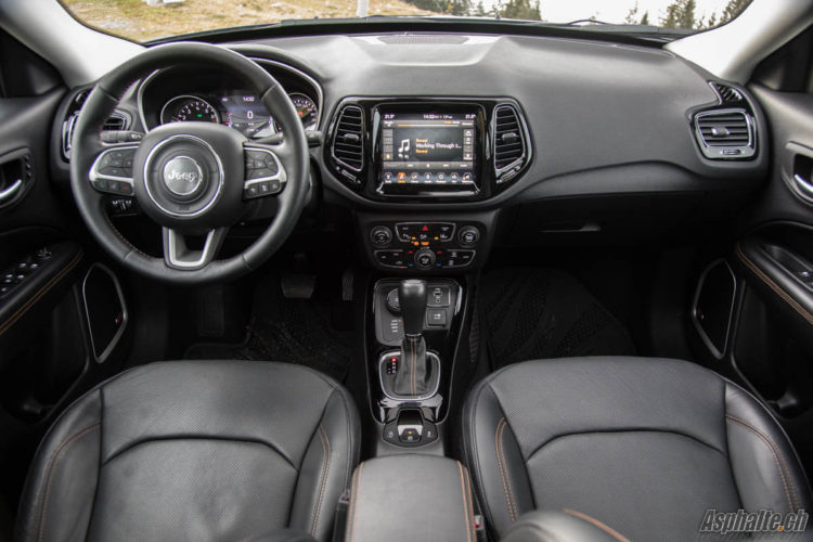 Essai Jeep Compass Limited 1.4 MultiAir intérieur