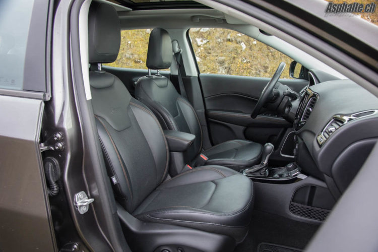 Essai Jeep Compass Limited 1.4 MultiAir sièges avant