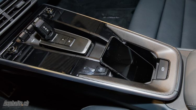 Porsche 992 Carrera S console centrale