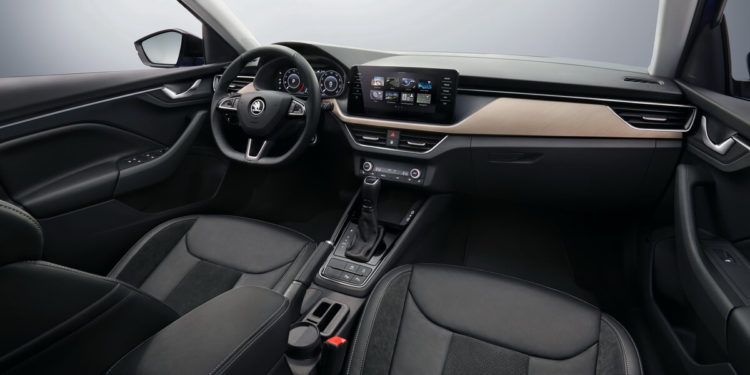 Skoda Scala intérieur tableau de bord