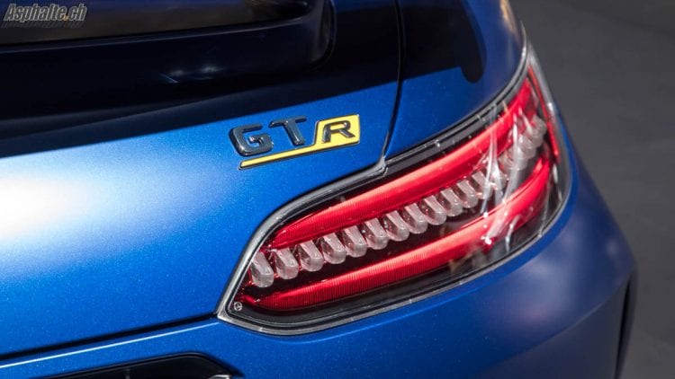 AMG GT-R Roadster Bleu logo phare arrière