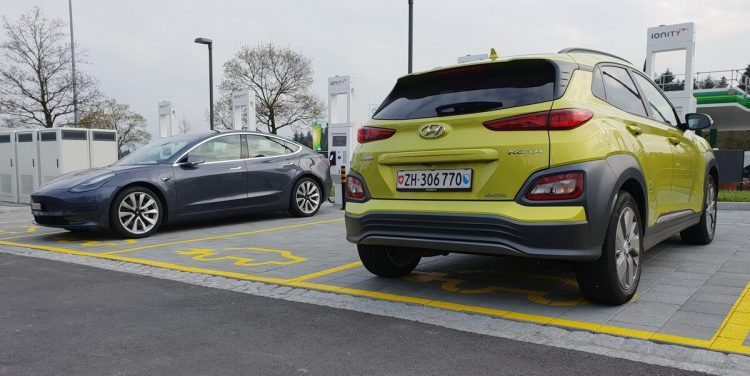 Essai Hyundai Kona Electric Tesla Model 3